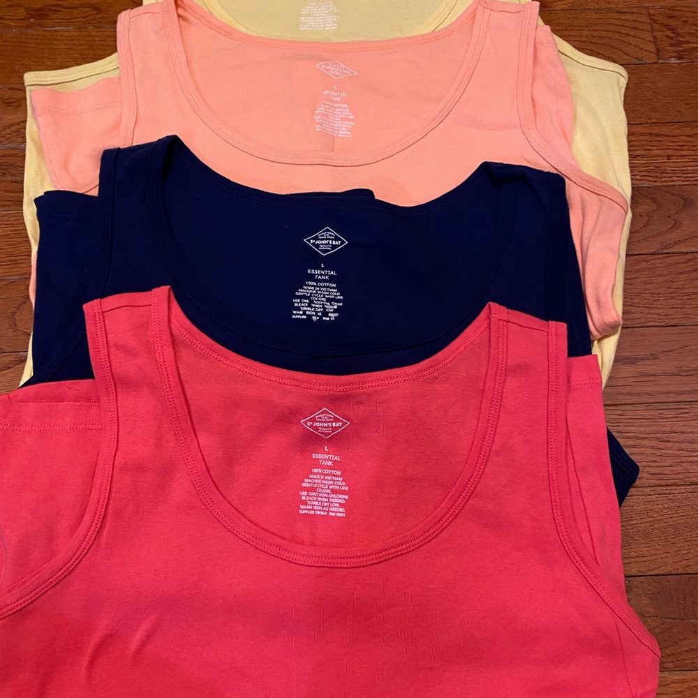 4-Pack -St. John's Bay Tank Tops in Red, Navy, Peach, Yellow